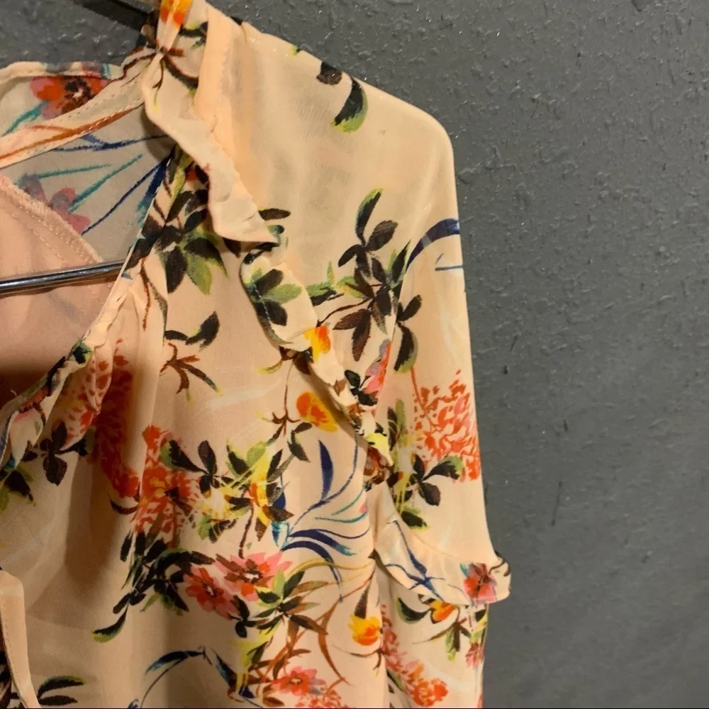 Women’s Rose + Olive Blouse - Picture 3 of 6